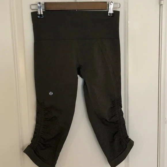 Lululemon In The Flow Crop II Heathered Inkwell grey Sz 4 compression leggings - Picture 8 of 12